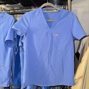 FIGS One Pocket Scrub Top